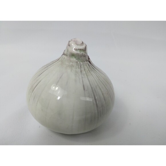 Onion Salt And Pepper Shakers Purple White Green 2 1/4" Tall - Picture 4 of 9